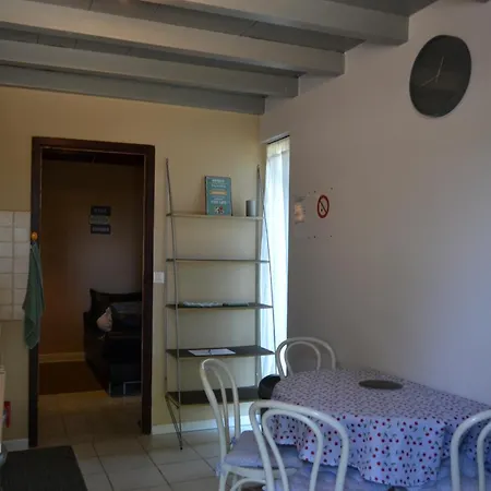 Le Gite De La Lombriere Saint-Denis-de-Pile Buitenkant foto